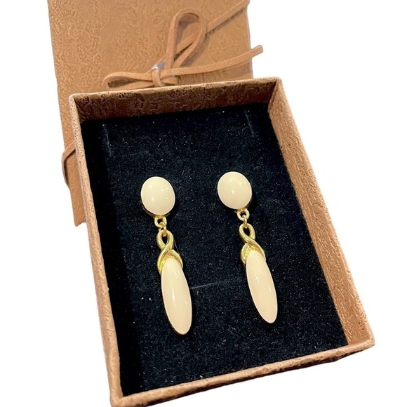 Vintage Monet Cream and Gold Tone Stud Drop Earrings - Picture 10 of 11